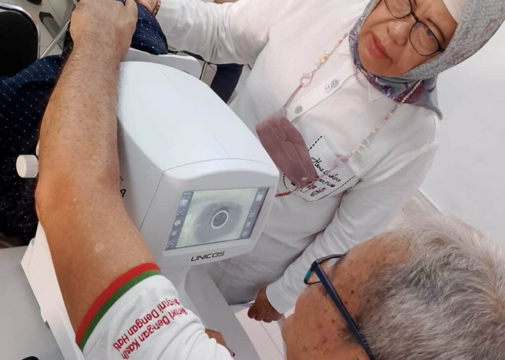 lentera mata5 dompet dhuafa Pelaksanaan Program Lentera Mata oleh Dompet Dhuafa dan Perdami Jaya, Ahad (14/07/2024).