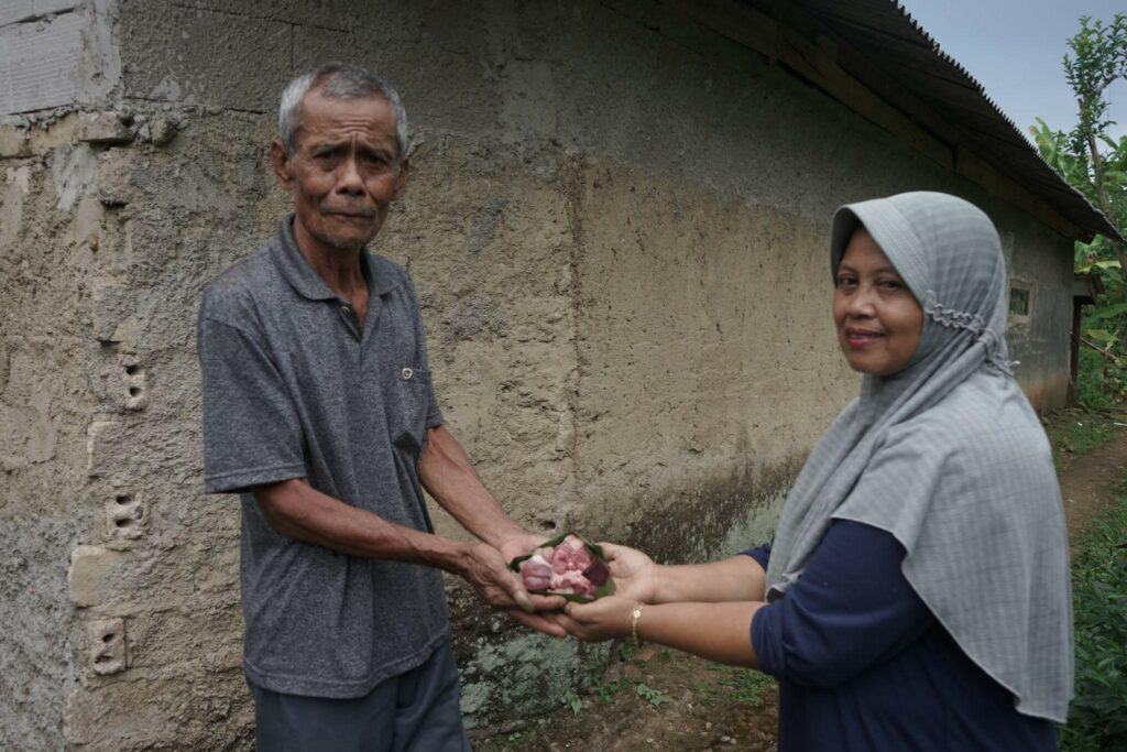 peternaksukabumiditebarhewankurban81024x683 dompet dhuafa