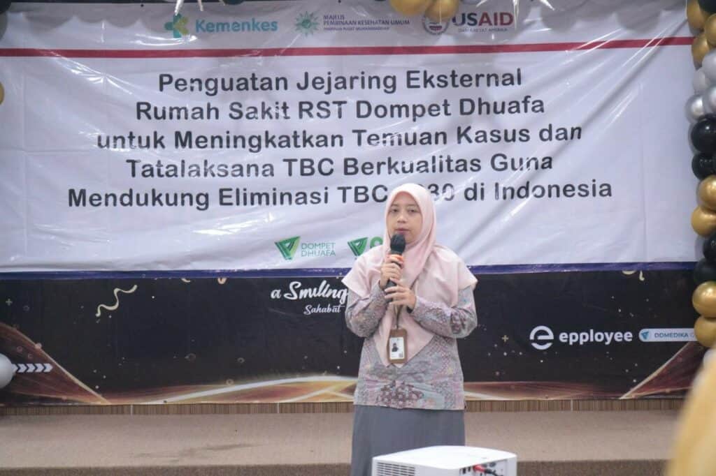 rs rst3 dompet dhuafa Yeni Purnamasari menyampaikan sambutan sosialisasi program mendukung eliminasi TBC 2030, Senin (22/07/2024).