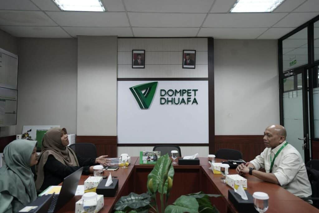 donasi palestina2 dompet dhuafa Diskusi antara Utammi Sri dan Andy Sukma terkait kondisi saat ini yang sedang terjadi di tanah Palestina.