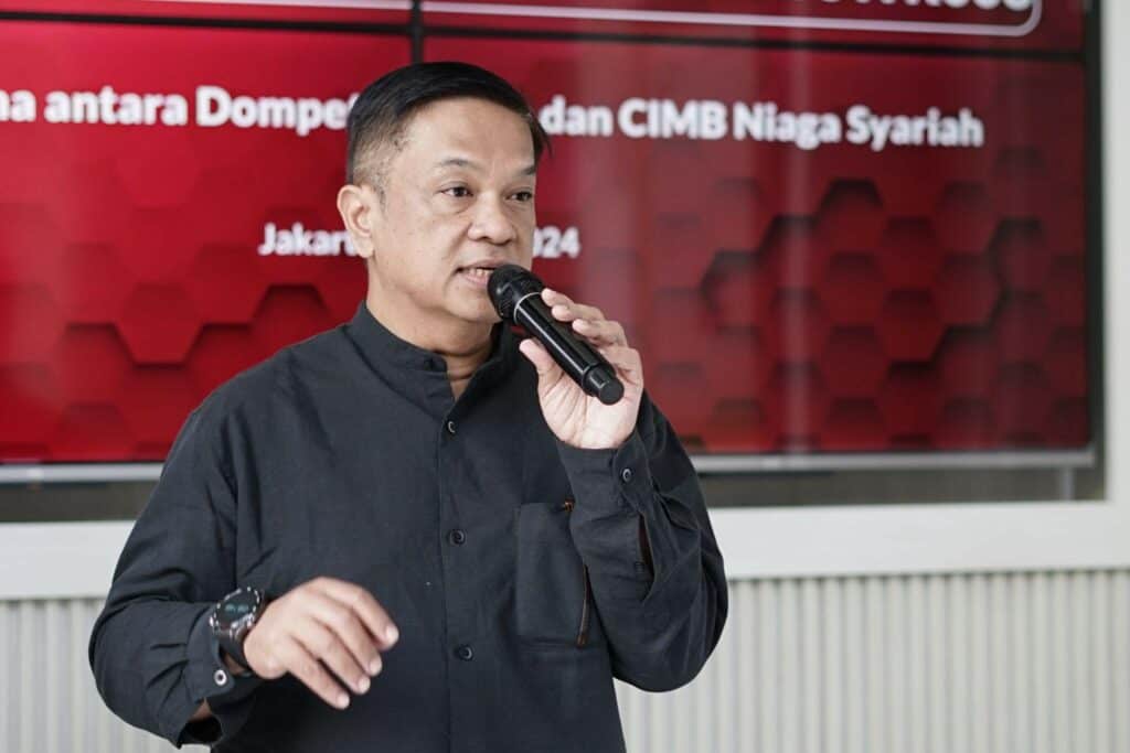 serah terima ambulans5 dompet dhuafa Sambutan oleh Bung Aldilla selaku Head of Sharia Consumer CIMB Niaga Syariah.