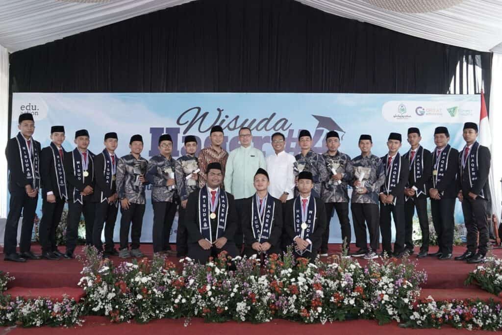 Sebanyak 11 santri eTahfidz angkatan empat berhasil lulus dan diwisuda pada Kamis (27/06/2024) di PTGL, Sukabumi.