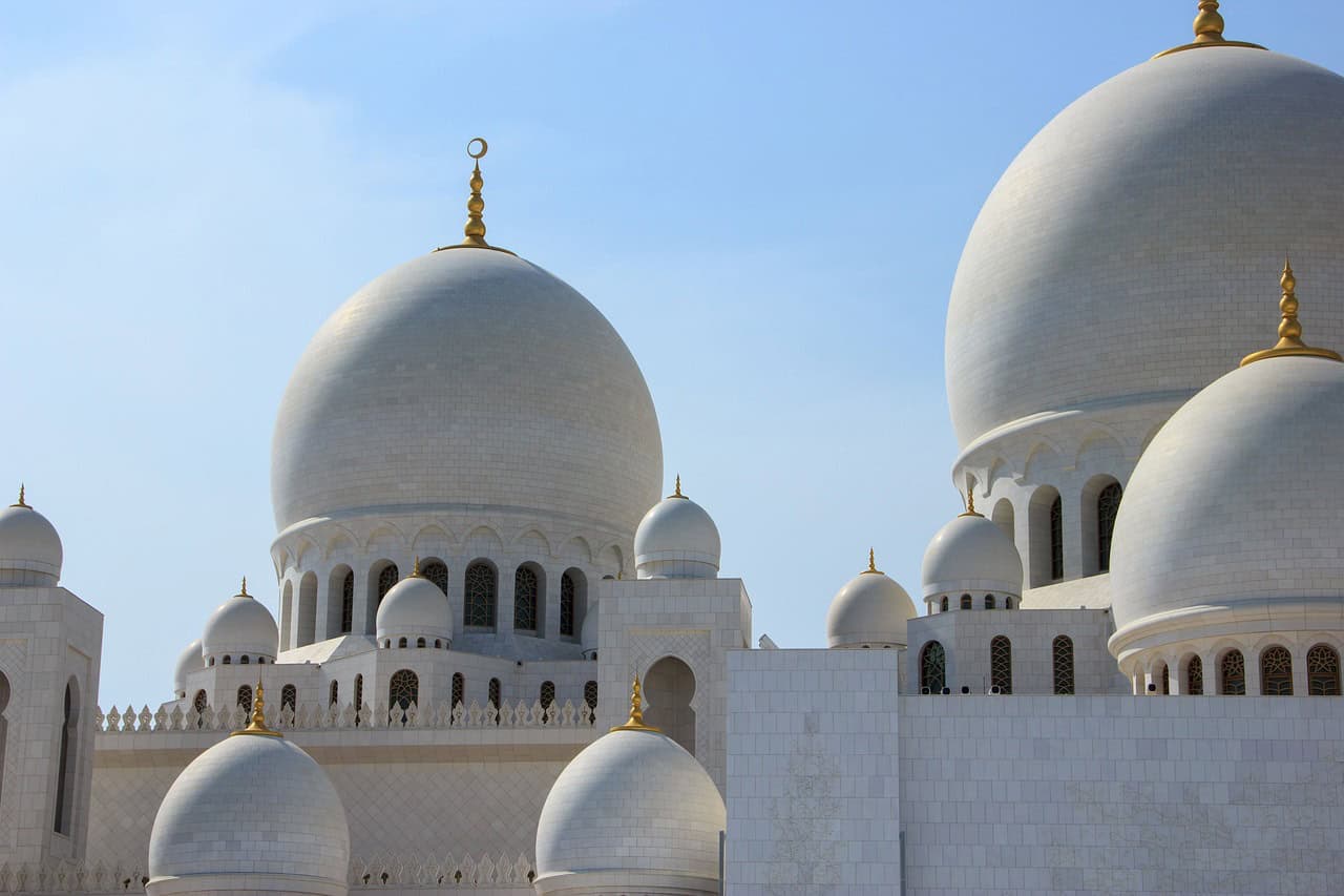 foto masjid dompet dhuafa Ilustrasi masjid untuk mualaf sebagai pusat dakwah dan pengajaran ilmu agama Islam