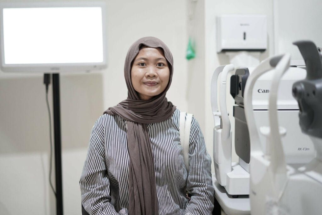 operasi katarak8 dompet dhuafa Cipta sehari setelah melalui tindakan operasi katarak di RSAW.