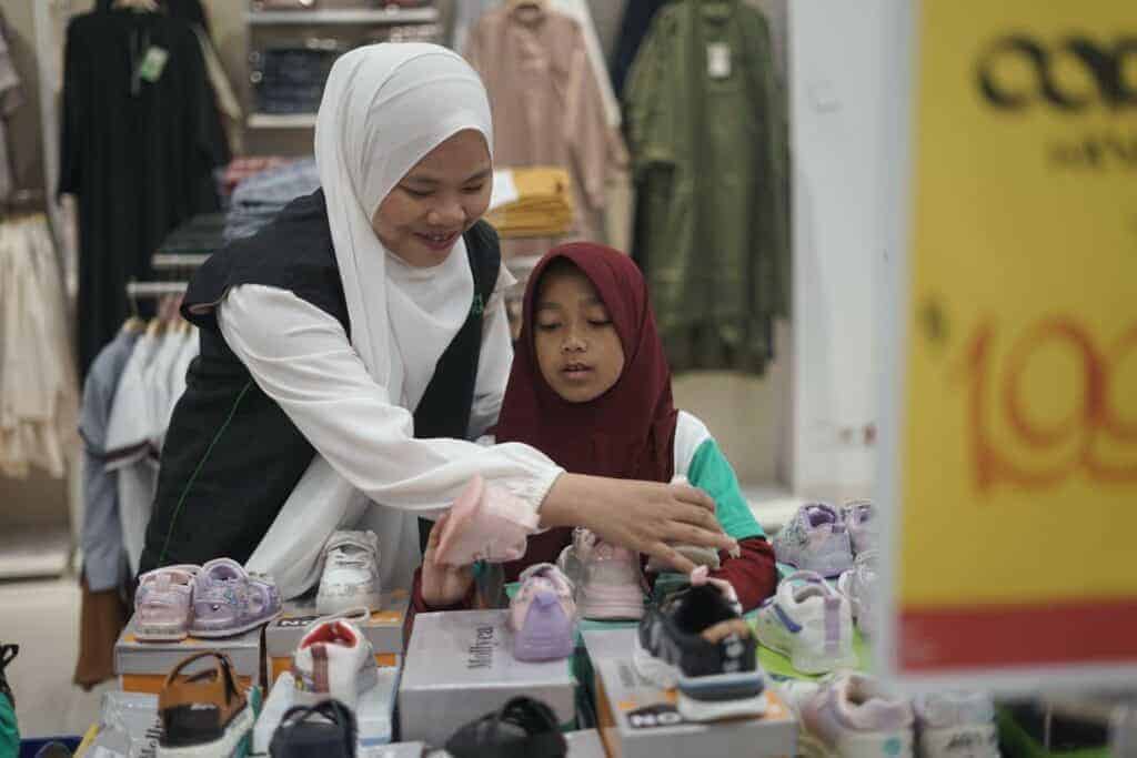 belanjabarengyatim121024x683 dompet dhuafa