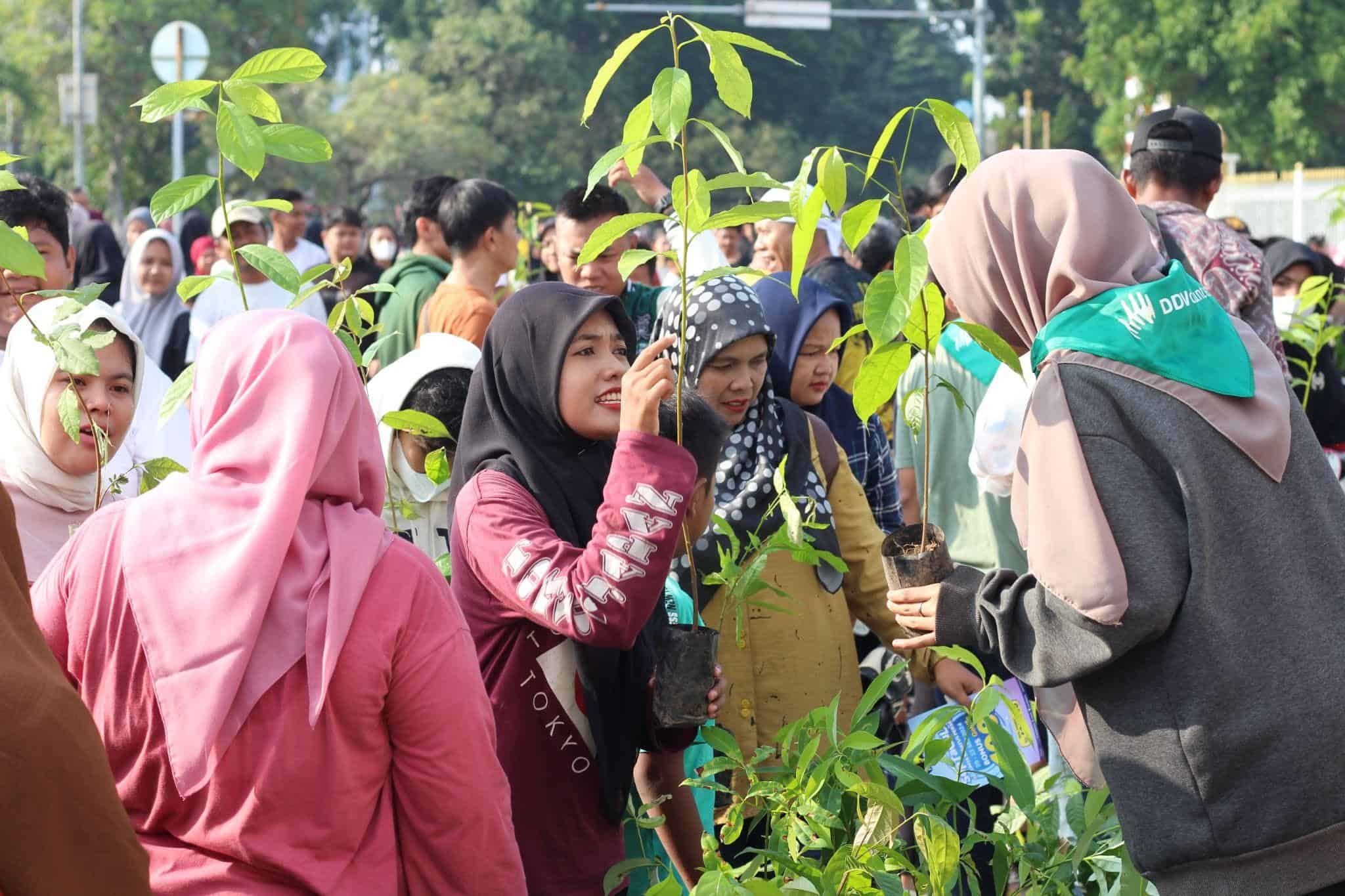 Aksi DDV Riau dan berbagai organisasi/komunitas lingkungan melantangkan suara terkait isu lingkungan.