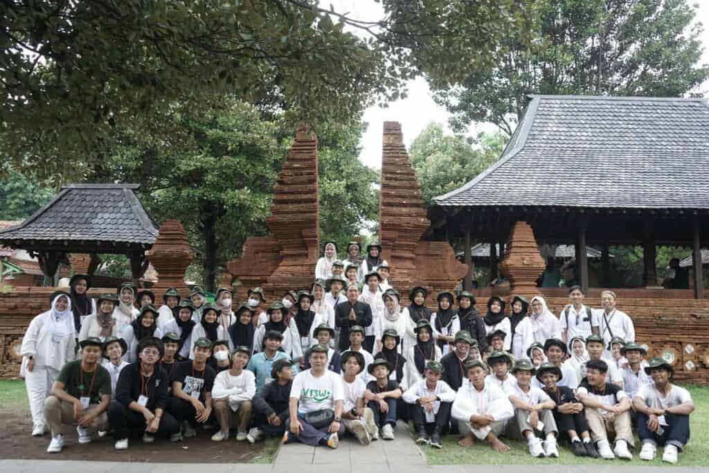 youngtravelling71024x683 dompet dhuafa