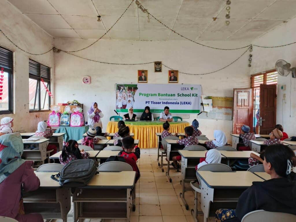donasi leka4 dompet dhuafa Penyaluran Program Bantuan School Kit persembahan dari PT Trissor Indonesia (LEKA).