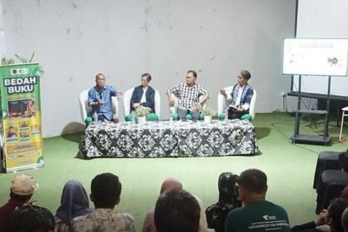 fotojet 3 dompet dhuafa Suasana acara Bedah Buku Matahari di Atas Rante Mario, Nipah Mall, Kamis (24/10/2024).