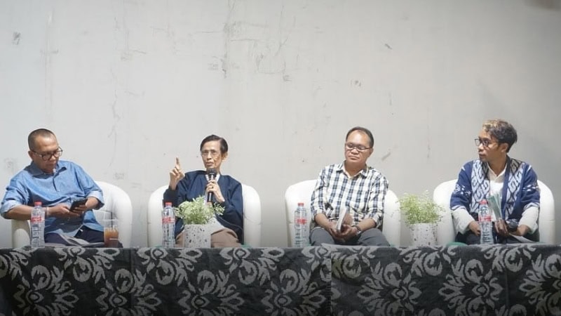 fotojet 5 dompet dhuafa Bedah Buku Matahari di Atas Rante Mario, Nipah Mall, Makassar, Kamis (24/10/2024).
