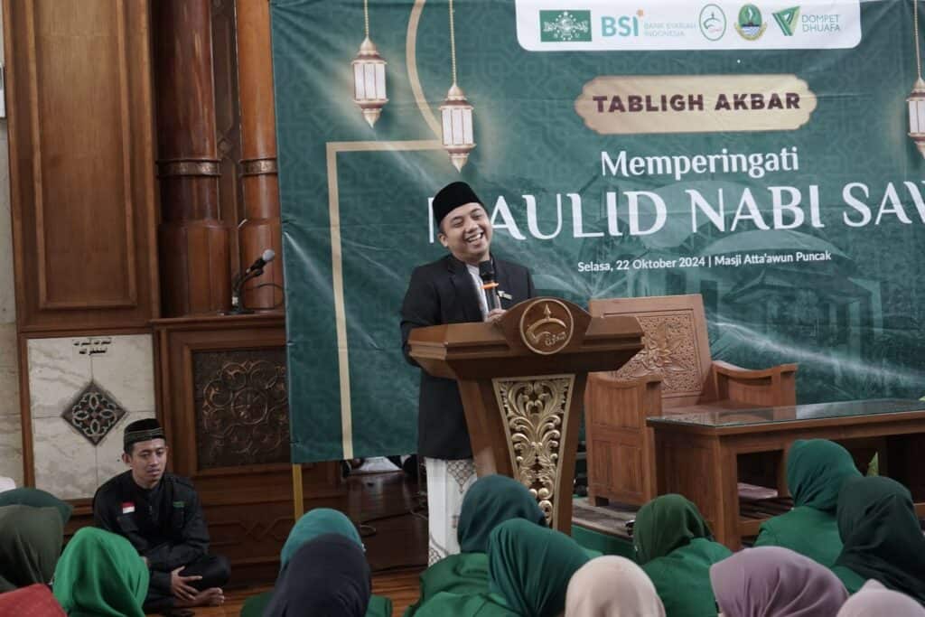 maulid nabi muliakan anak yatim4 dompet dhuafa Ahmad Faqih Syarafaddin sebagai General Manager Penghimpunan ZIS Dompet Dhuafa.