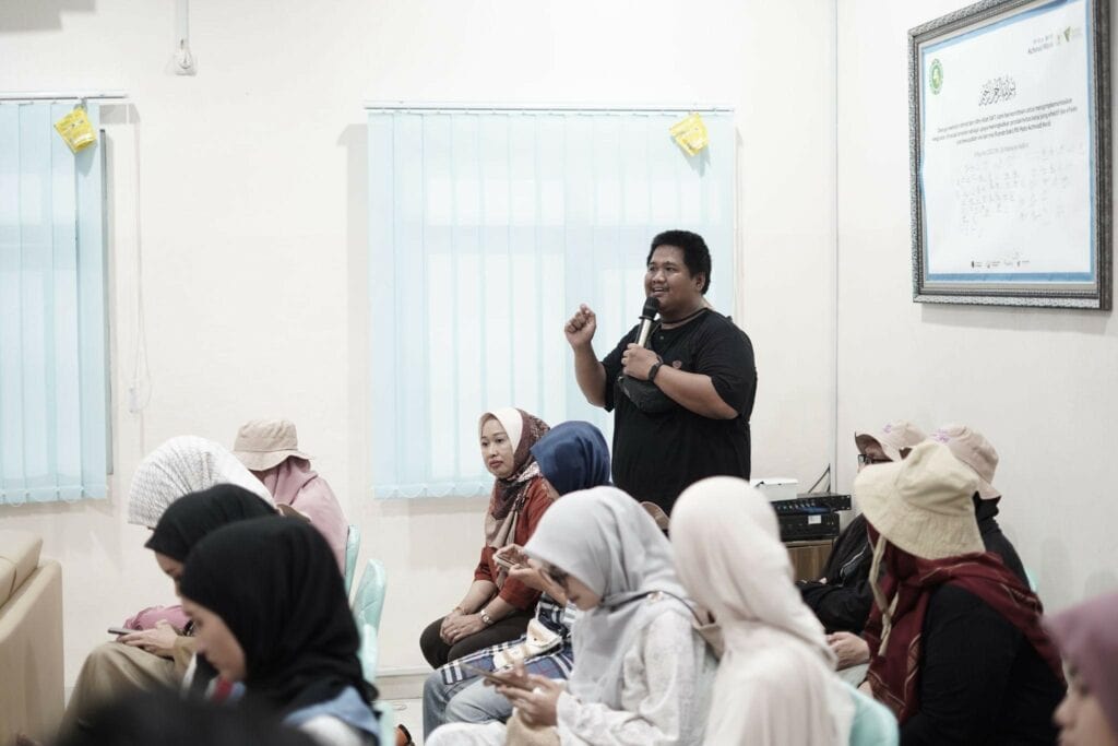 manfaat wakaf3 dompet dhuafa Sesi diskusi bersama peserta dalam kegiatan Jelajah dengan Hati di RSAW, Jumat (18/10/2024).