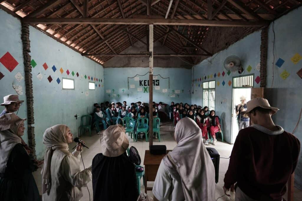 manfaat wakaf8 dompet dhuafa Para peserta mengisi kegiatan kelas inspirasi untuk siswa-siswi MA Ibnu Abbas Pulo Panjang, Sabtu (19/10/2024).