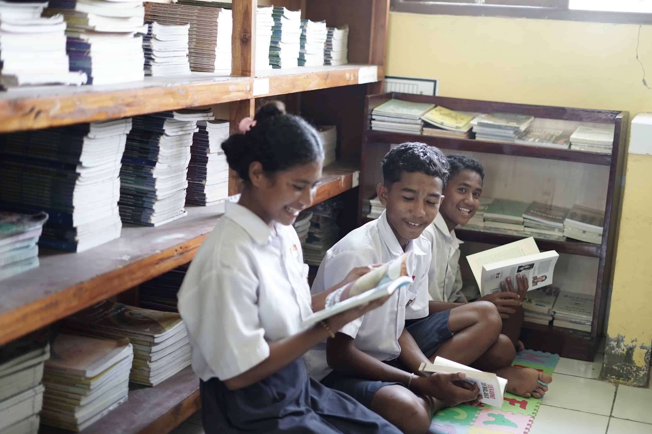 bantuan buku di malaka1 dompet dhuafa