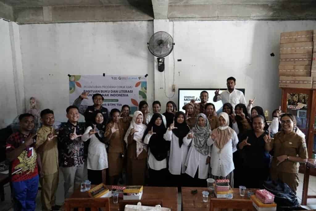 bantuanbukudimalaka81024x683 dompet dhuafa