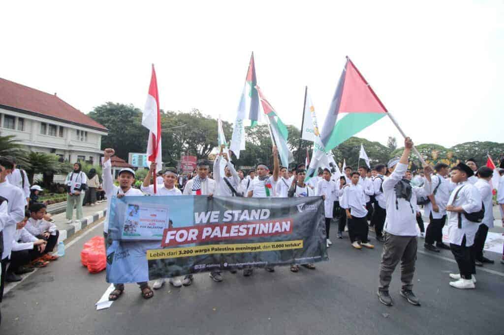 dompetdhuafajatimbersamaribuanmassagelaraksibelapalestina3min1024x682 dompet dhuafa