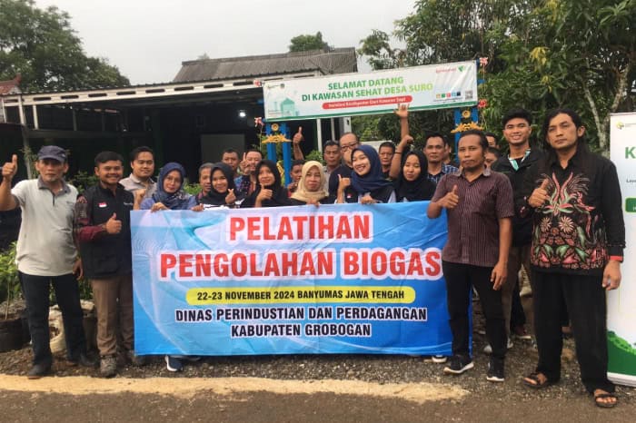 Studi banding Disperindag Kab Grobogan tentang pengolahan limbah organik terpadu pada Program Biogester di Kawasan Sehat Desa Suro Dompet Dhuafa.