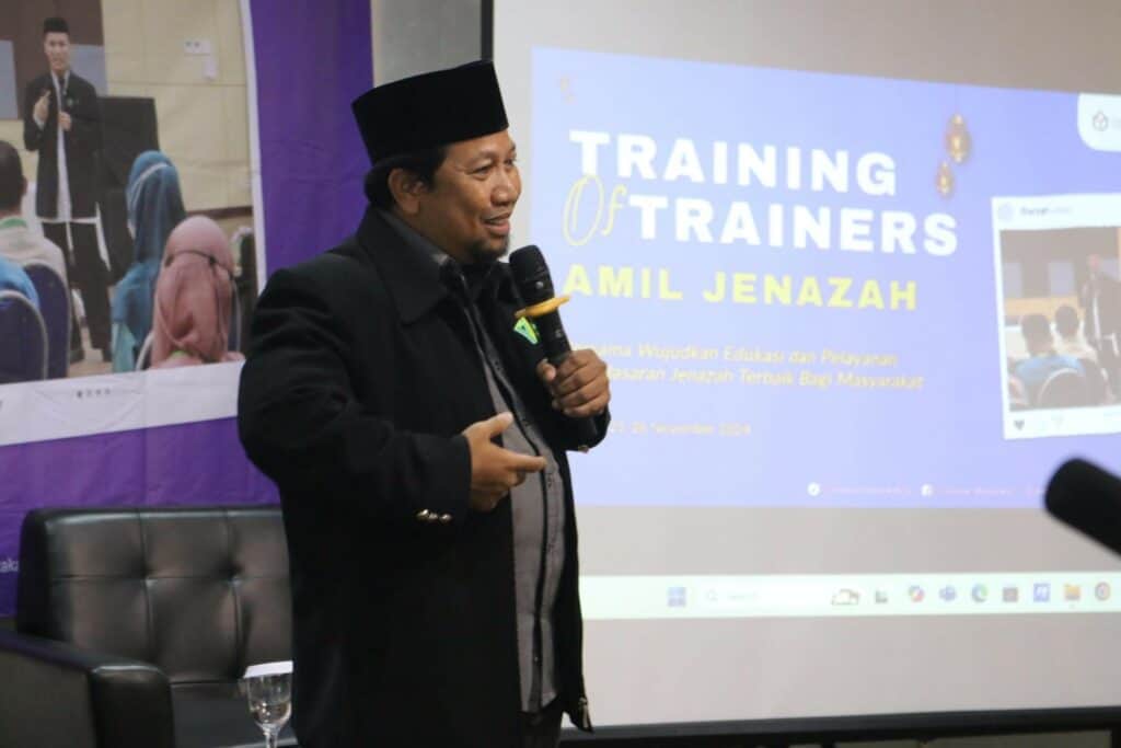 trainer amil jenazah4 dompet dhuafa Ahmad Shonhaji, Direktur Program Sosial, Kemanusiaan, dan Dakwah Dompet Dhuafa.