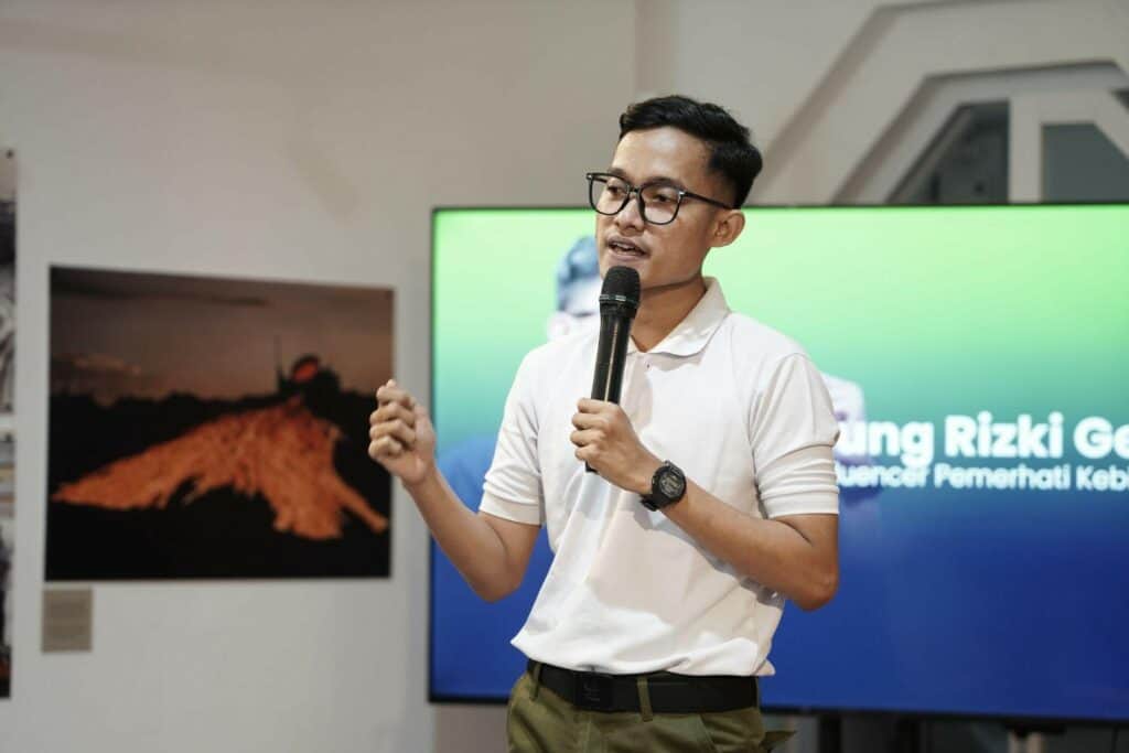 diskusi bangga jadi 5 dompet dhuafa Salah seorang influencer di media sosial, Rizky Gerung ikut menyampaikan wawasan yang berkaitan dengan tema guru.