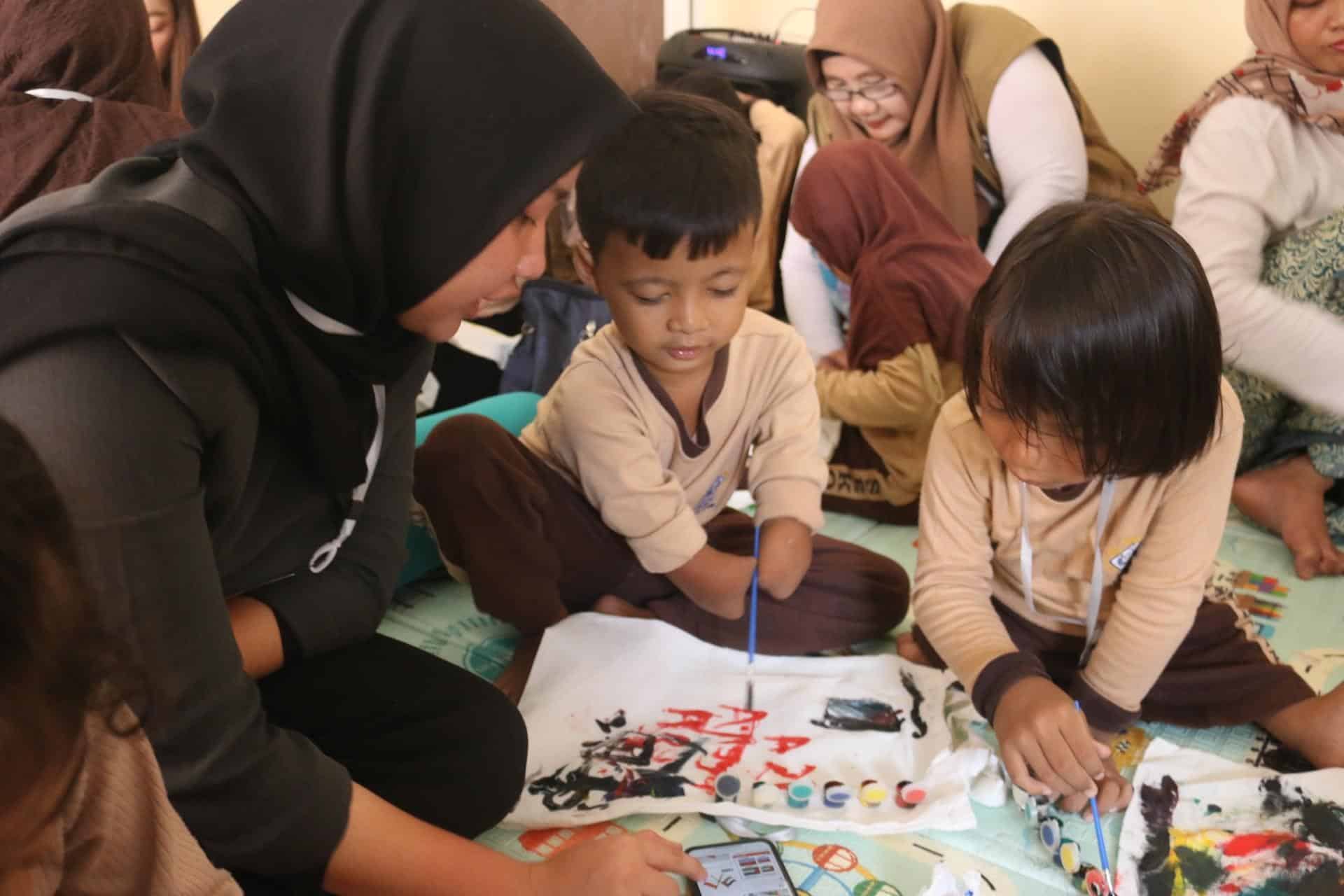 caregiver disabilitas1 dompet dhuafa Kemeriahan Peringatan Hari Disabilitas Internasional yang diadakan oleh LPM Dompet Dhuafa dalam Seminar Caregiver yang diselenggarakan oleh LPM Dompet Dhuafa, pada Kamis (28/11/2024) di Citeureup, Kab. Bogor.