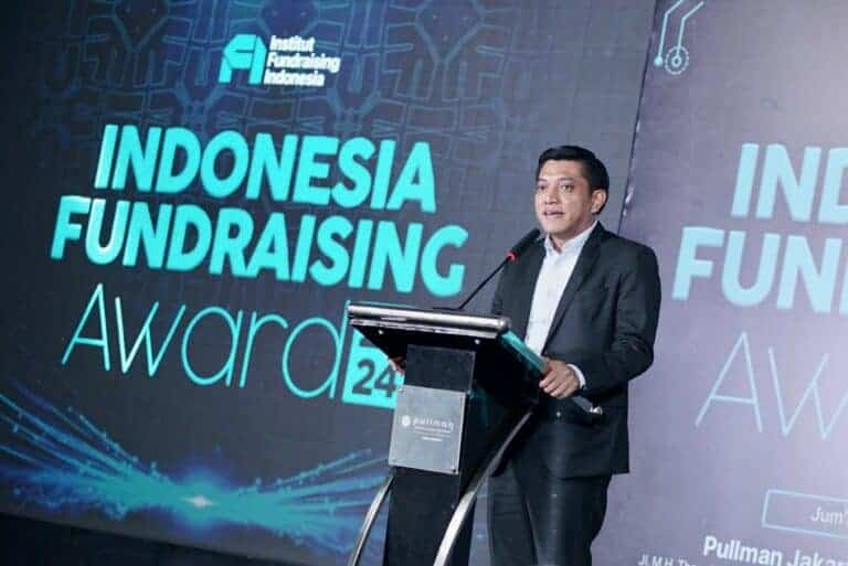 dompetdhuafaraihpenghargaanifa20248768x513 dompet dhuafa