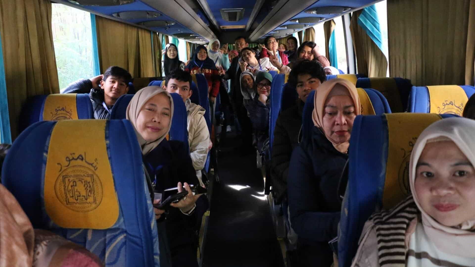Puluhan WNI di Suriah berbondong meninggalkan Suriah menuju Beirut sebelum kemudian melanjutkan perjalanan udara ke tanah air, Selasa (10/12/2024).