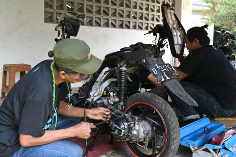 pelatihanservicemotor5768x512 dompet dhuafa