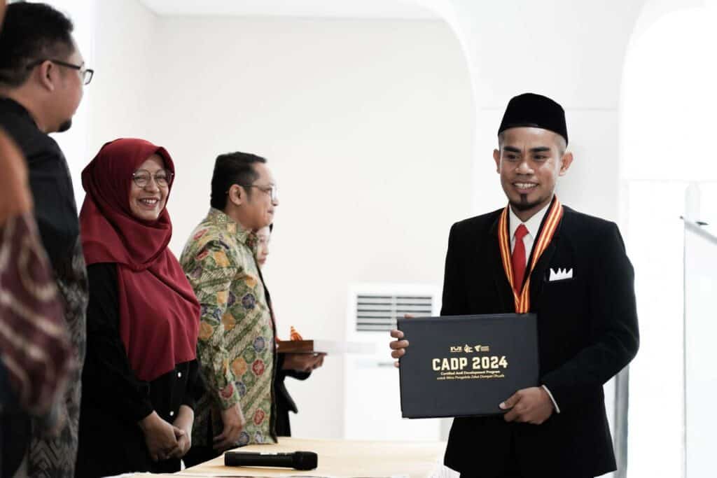 wisuda cadp4 dompet dhuafa Prosesi wisuda Certified Amil Development Program (CADP) 2024 di Aula Zona Madina, Bogor, Jawa Barat, Rabu (18/12/2024).