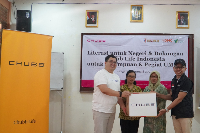 fotojet 1 dompet dhuafa Kelas "Literasi untuk Negeri & Dukungan Chubb Life Indonesia untuk Perempuan dan Pegiat UMKM".