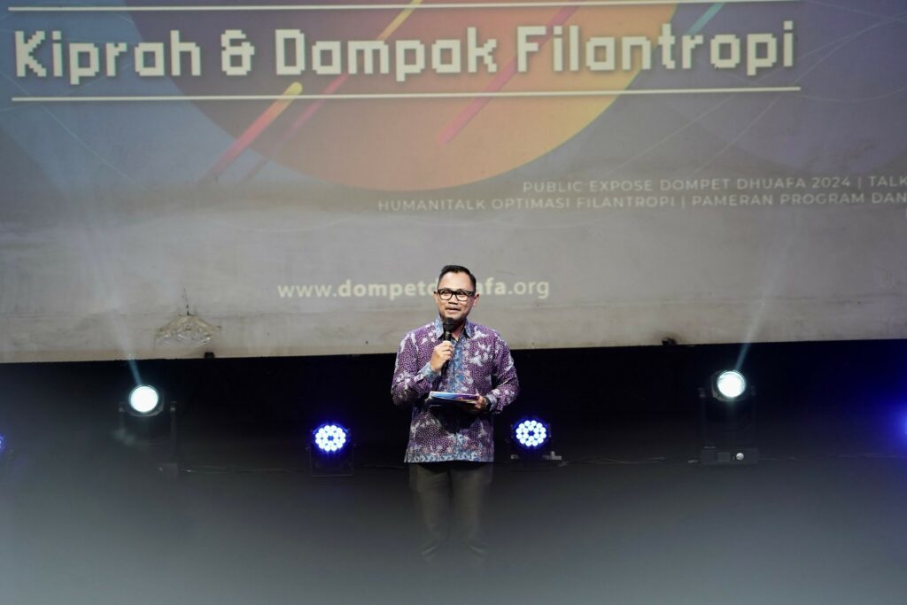 Imam Syakur sebagai Master of Ceremony (MC) mengawal berjalannya acara di panggung I-HitS 2024 di Usmar Ismail Hall Jakarta Selatan, Kamis (23/01/2025).