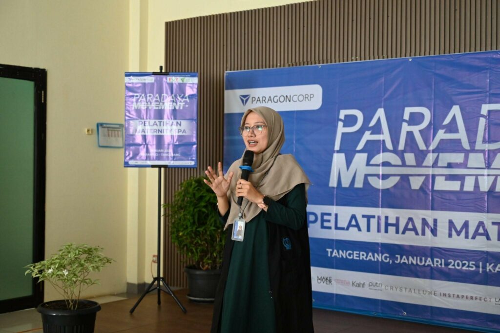 pelatihan maternity spa4 dompet dhuafa Supervisor Program Development Institut Kemandirian, Tirta Rahayu dalam pemaparan nilai kelembagaan kepada peserta Maternity SPA oleh Institut Kemandirian (IK) Dompet Dhuafa melalui program Paradaya Movement di Karawaci, Tangerang, Senin (06/01/2025).