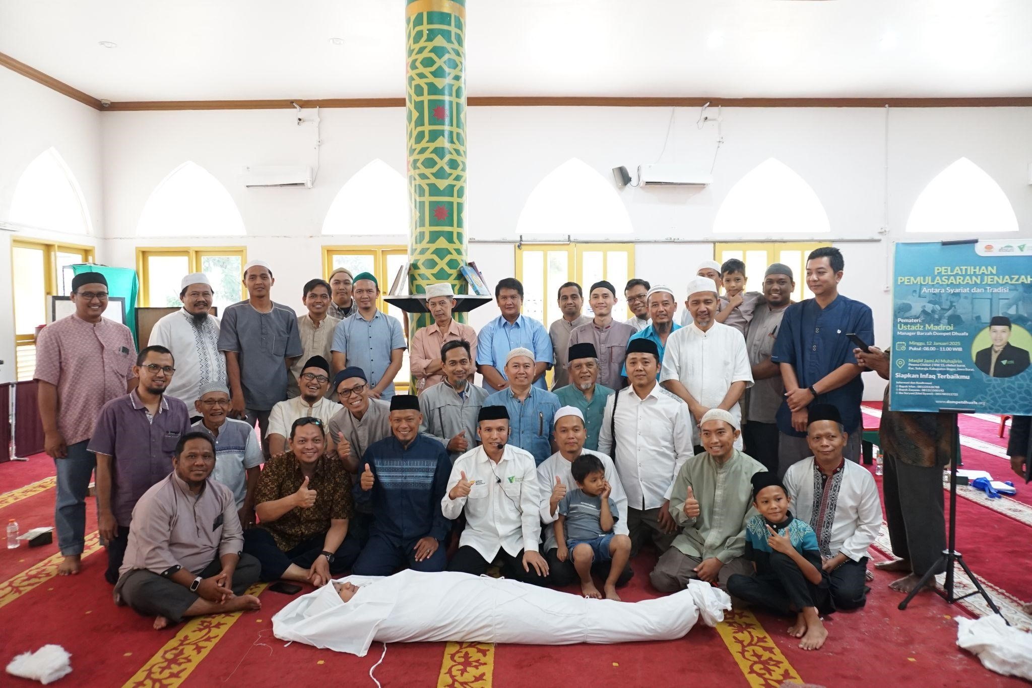 Pelatihan Pemulasaran Jenazah di Masjid Jami Al-Muhajirin Pesona, Desa Cilebut Barat, Sukaraja, Bogor, Jawa Barat. Pelatihan pada Minggu (12/01/2025).