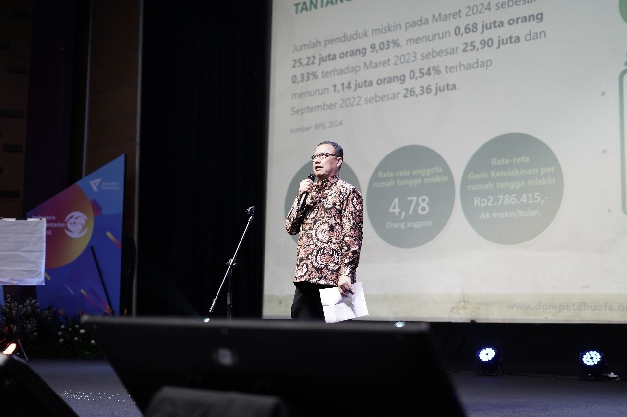 public expose 20241 dompet dhuafa Ahmad Juwaini buka data kemiskinan di Indonesia dan tantangan Dompet Dhuafa dalam mengentas kemiskinan di Indonesia.