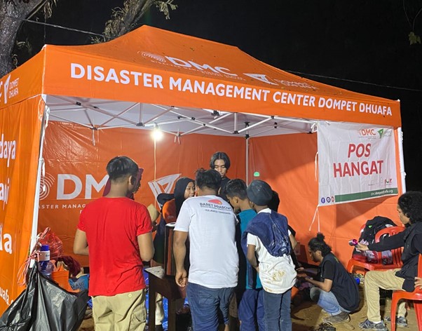 bantuan untuk penyintas kebakaran puuwatu1 dompet dhuafa Pos Hangat yang didirikan Dompet Dhuafa untuk penyintas kebakaran Puuwatu, Kota Kendari, Sulawesi Tenggara pada Februari 2025.
