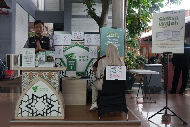 Konter Dompet Dhuafa yang terletak di Selasar Hall B2 di JIEXPO Kemayoran dalam gelaran IIMS 2025.
