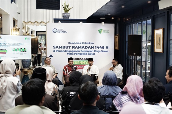 Talkshow Kolaborasi Kebaikan pada Konferensi Pers Ramadan “Berzakat, Kerennya Gak Ada Obat” yang dihadiri oleh Ahmad Juwaini selaku Ketua Pengurus Yayasan Dompet Dhuafa Republika, Waryono Abdul Ghafur sebagai Direktur Pemberdayaan Zakat dan Wakaf Kementerian Agama Republik Indonesia dan Sandiaga Salahuddin Uno, Pegiat Sosial dan Filantropi serta Bobby P Manullang, General Manager Jaringan Dompet Dhuafa.