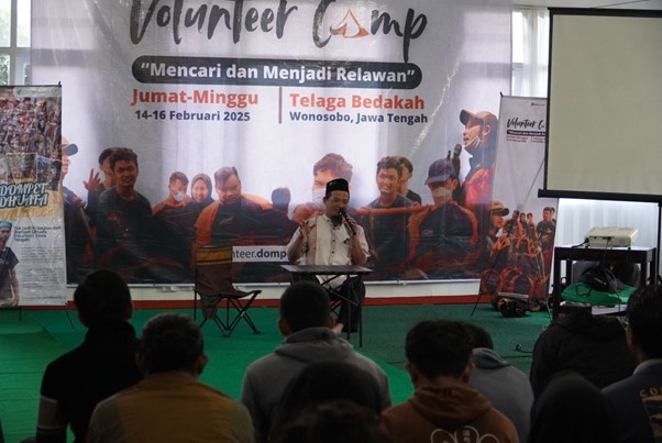 pelatihan volunteer3 dompet dhuafa Pemaparan materi tentang fikih bencana pada Volunteer Camp Jawa Tengah, Jumat (14/02/2025).