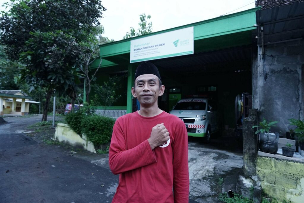 rumah singgah5 dompet dhuafa Selamet Widodo, asal Bantul, salah satu driver ambulans di Shelter Sehati Rumah Singgah Dompet Dhuafa Yogyakarta.