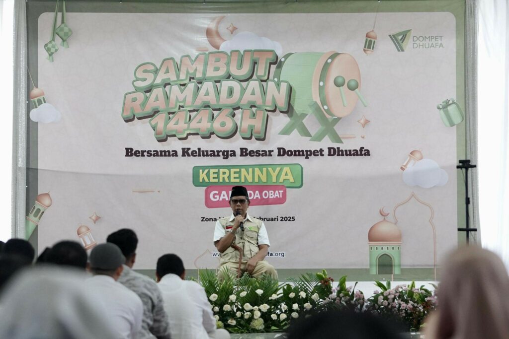 tarhib ramadan 1446 h4 dompet dhuafa Parni Hadi sebagai Insiator dan Ketua Dewan Pembina Dompet Dhuafa saat memberikan pesan amanat kepada insan Dompet Dhuafa terkait nilai-nilai yang harus terus tumbuh, pada Sambut Ramadan 1446 H, Kamis (6/2/2025), di Aula Masjid Al Madina Dompet Dhuafa, Bogor.