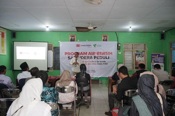 wakaf sumur air3 dompet dhuafa Antusiasme tinggi warga yang hadir dalam acara peresmian Sumur Air Dompet DHuafa dan Samudera Peduli.