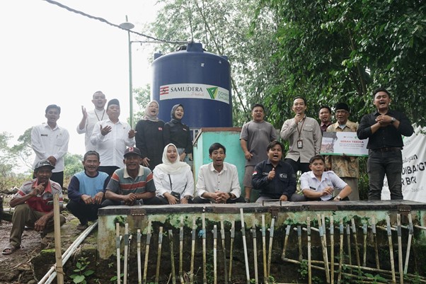 wakaf sumur air9 dompet dhuafa Dompet Dhuafa dan Samudera Peduli bersama warga meresmikan Sumur Air yang akan menjadi sumber penghidupan Desa Cupang ke depannya.