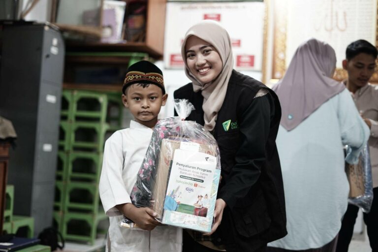 bantuanschoolkit7768x512 dompet dhuafa