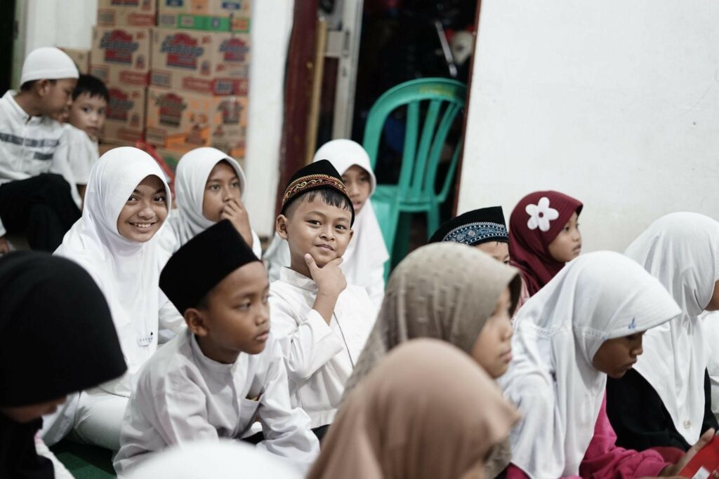 bantuan school kit8 dompet dhuafa Kebahagiaan dan tawa anak-anak Panti Yasni yang antusias akan mendapatkan bantuan paket school kit, pada Senin (3/2/2025).