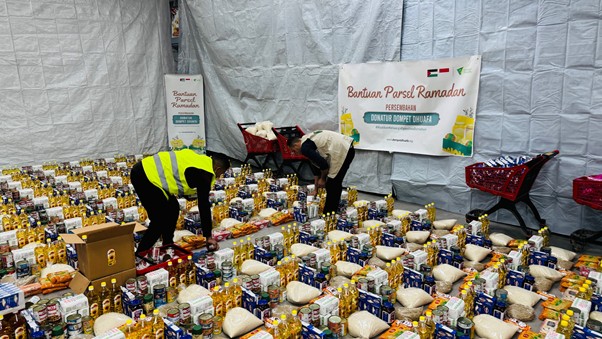 bantuan bulan ramadan untuk palestina2 dompet dhuafa Sebanyak 2000 paket Parsel Ramadan disiapkan bagi para keluarga di Gaza Utara dan Gaza City, Palestina.