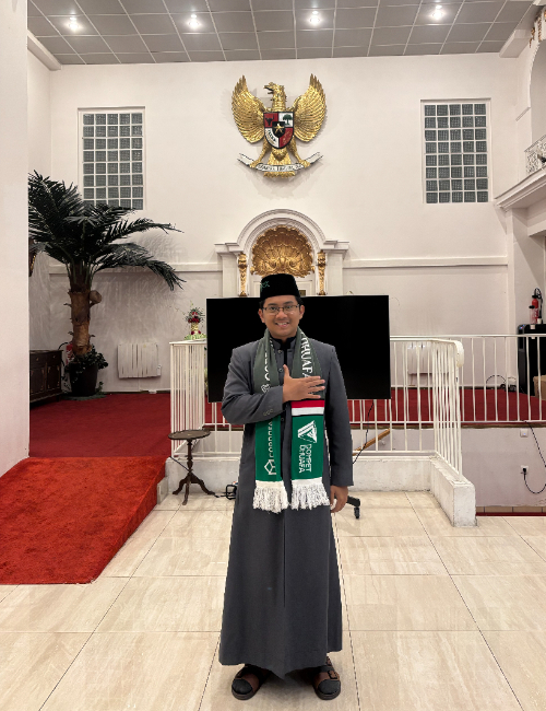 dai ambassador 2025 penugasan prancis 2 dompet dhuafa Dai Ambassador Dompet Dhuafa penugasan Prancis, Ustaz Ahmad Zulfiqar, tiba di KBRI Paris, Prancis.