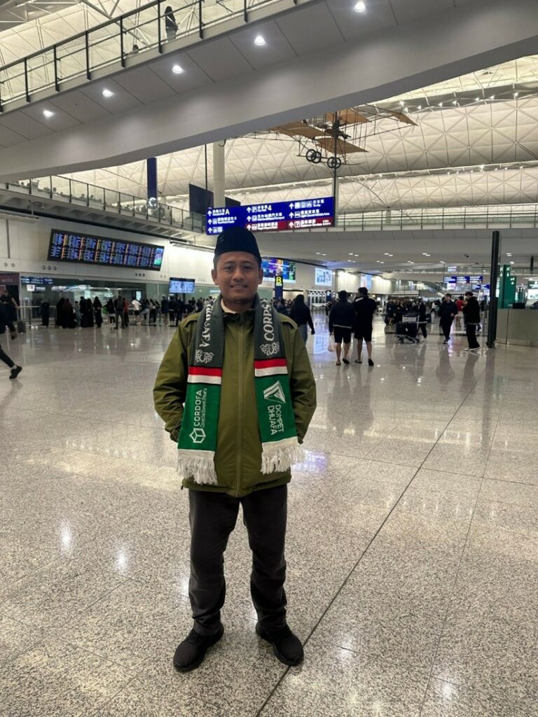 dai ambassador hongkong1 dompet dhuafa Ustaz Firousy, Dai Ambassador penugasan Hongkong saat tiba di Negeri Mutiara dari Timur.
