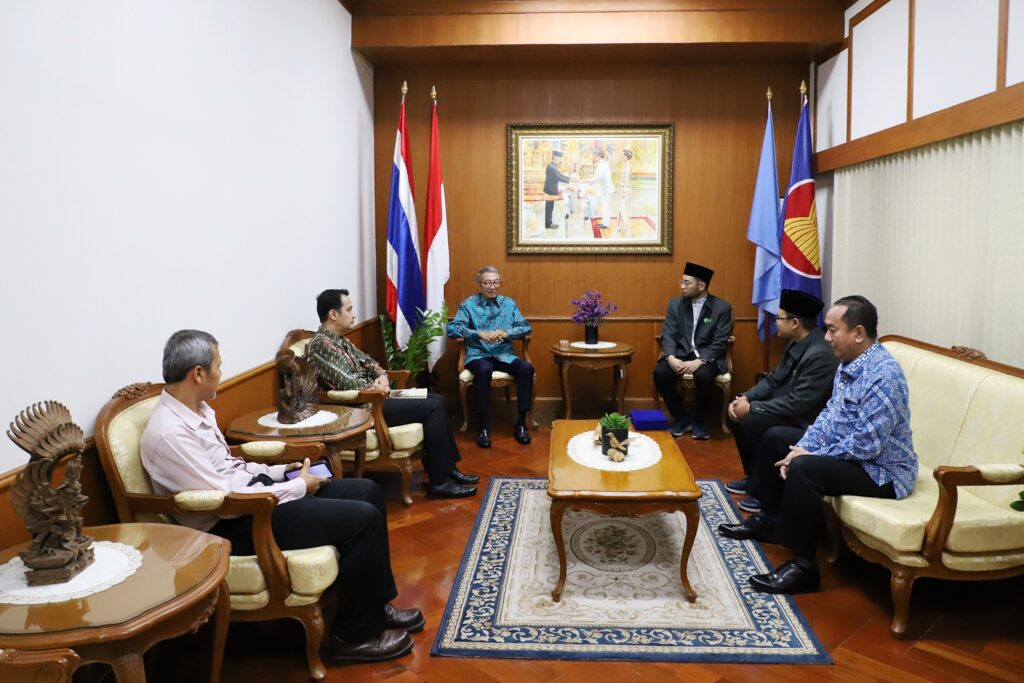 Pertemuan Dai Ambassador Dompet Dhuafa 2025 dengan Duta Besar RI di Thailand, Rachmat Budiman.