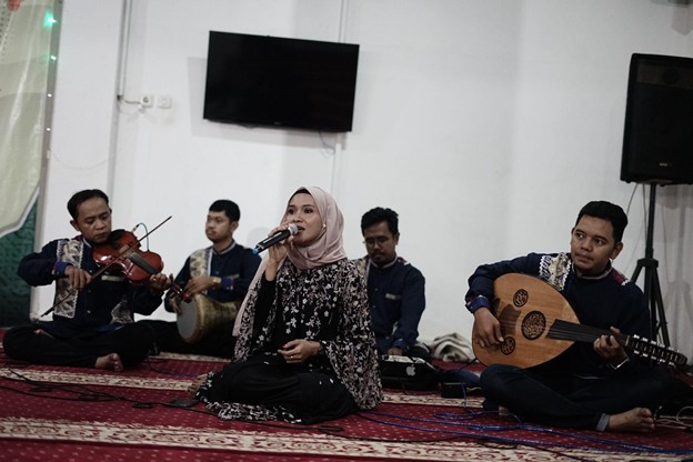muliakan yatim bersama yayasan cut nyak dien3 dompet dhuafa Penampilan Gambus oleh Dompet Dhuafa membuka Safari Ramadan pada Minggu (23/03/2025).