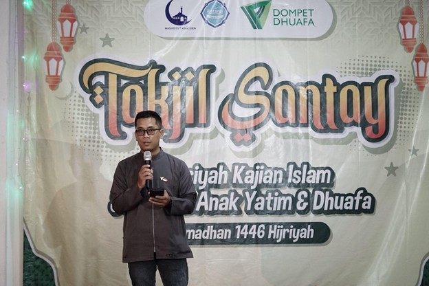 muliakan yatim bersama yayasan cut nyak dien4 dompet dhuafa Manager Fundraising Dompet Dhuafa Yudha Andilla menyapa 200 jemaah yang hadir pada Safari Ramadan 1446 H.