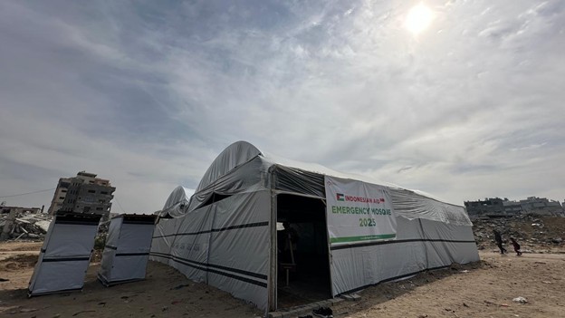 musala darurat di gaza utara palestina3 dompet dhuafa Musala Darurat ini dapat digunakan untuk kegiatan ibadah Ramadan maupun kegiatan sosial lainnya.